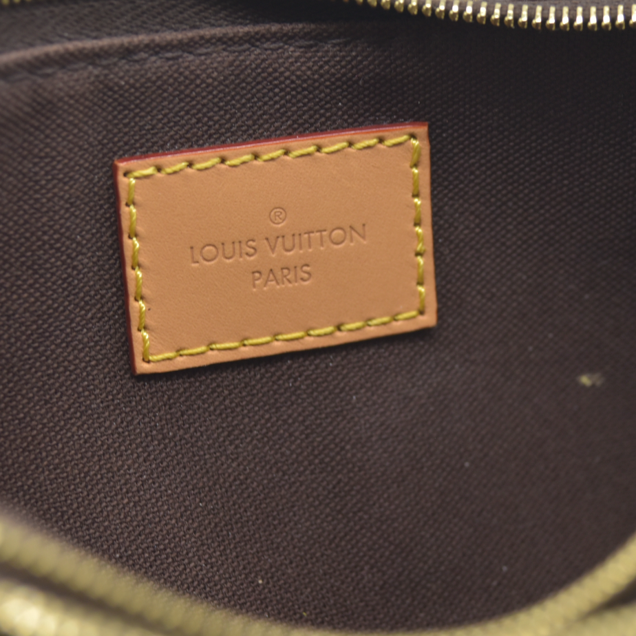 $1890 Louis Vuitton Monogram Liv Pochette RFID