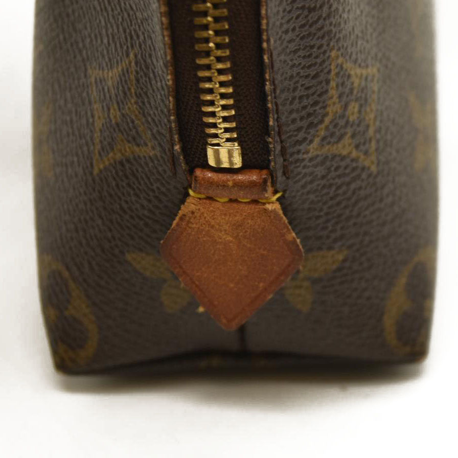 LOUIS VUITTON  Monogram Cosmetic Pouch  DK1142