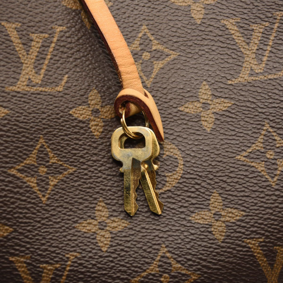 LOUIS VUITTON Monogram Montaigne GM