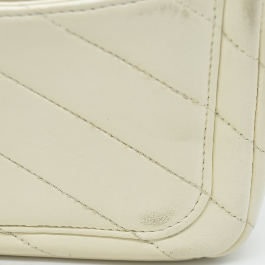 2016 $3400 Chanel Ivory Chevron Quilted Leather Paris-Seoul Coco Envelope Small Crossbody Bag