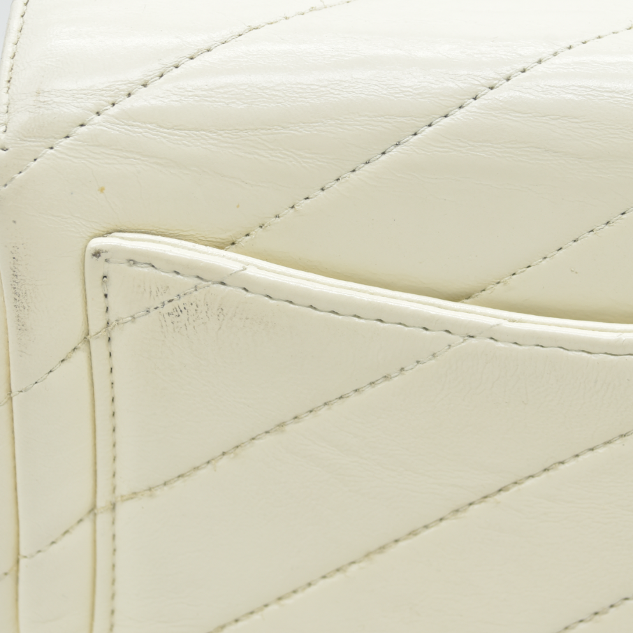 2016 $3400 Chanel Ivory Chevron Quilted Leather Paris-Seoul Coco Envelope Small Crossbody Bag