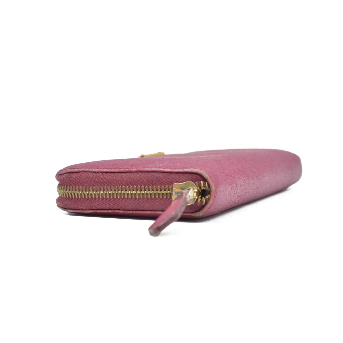$850 Fendi Amarena Vitello Elite Leather Zippy Wallet CONSIGNMENT