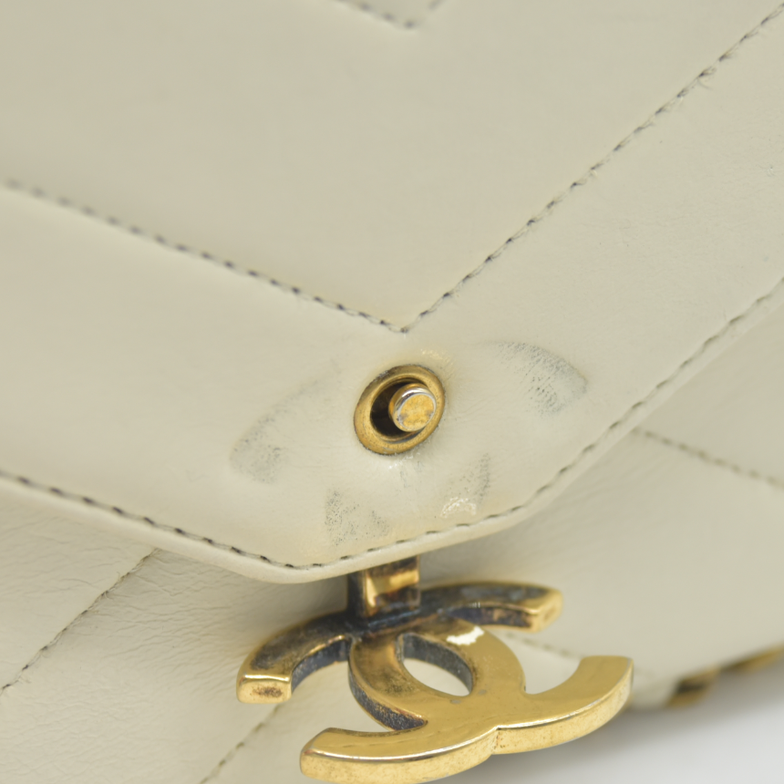 2016 $3400 Chanel Ivory Chevron Quilted Leather Paris-Seoul Coco Envelope Small Crossbody Bag