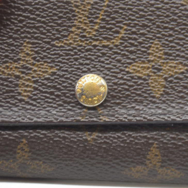 AUCTION $345 Louis Vuitton Monogram Multiles 6 Ring Key Holder