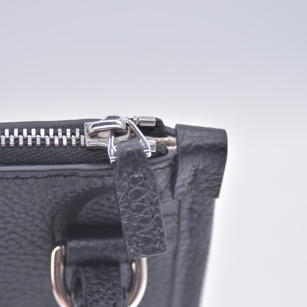 $1800 Gucci Medium Jumbo GG Pouch Black CONSIGNMENT