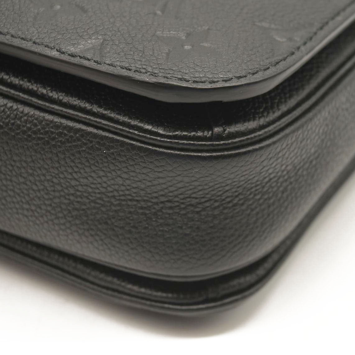LOUIS VUITTON Empreinte Pochette Metis Black AR4146