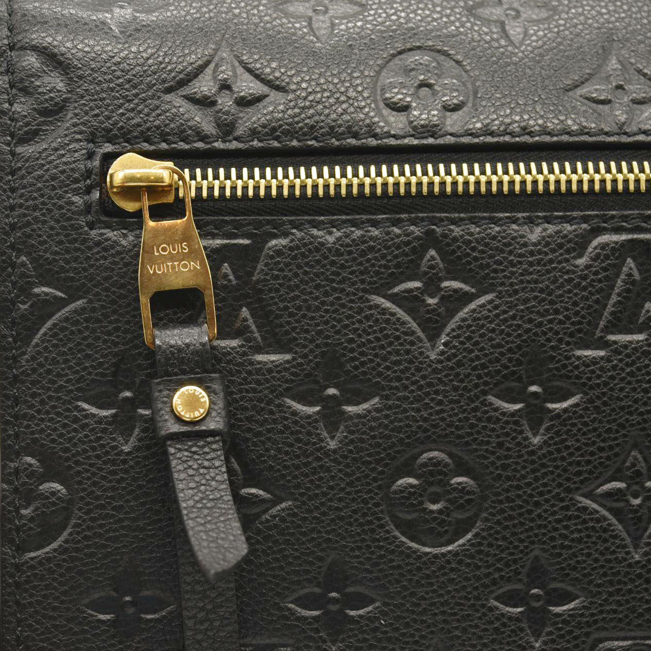 LOUIS VUITTON Empreinte Pochette Metis Black AR4146