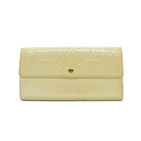 $840 Louis Vuitton Vernis Sarah Wallet Ivory CONSIGNMENT