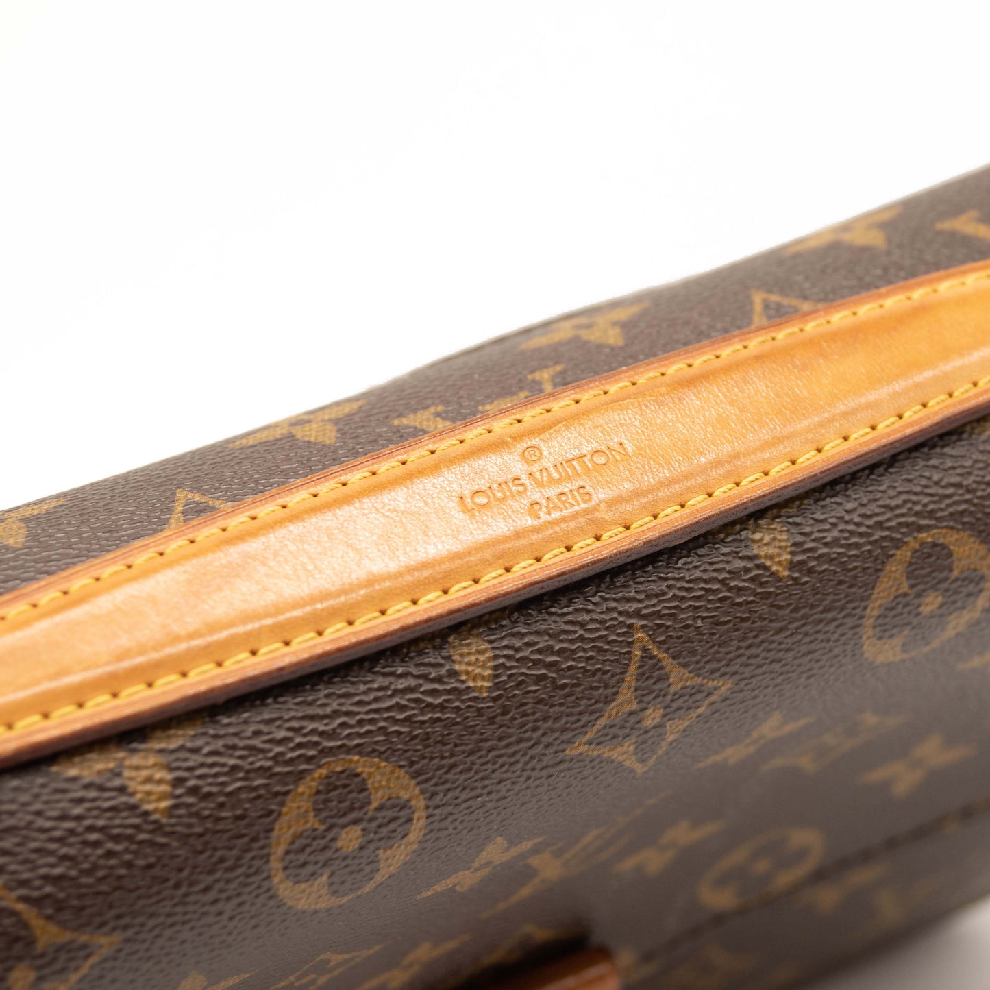 LOUIS VUITTON Monogram Pochette Metis DU2185