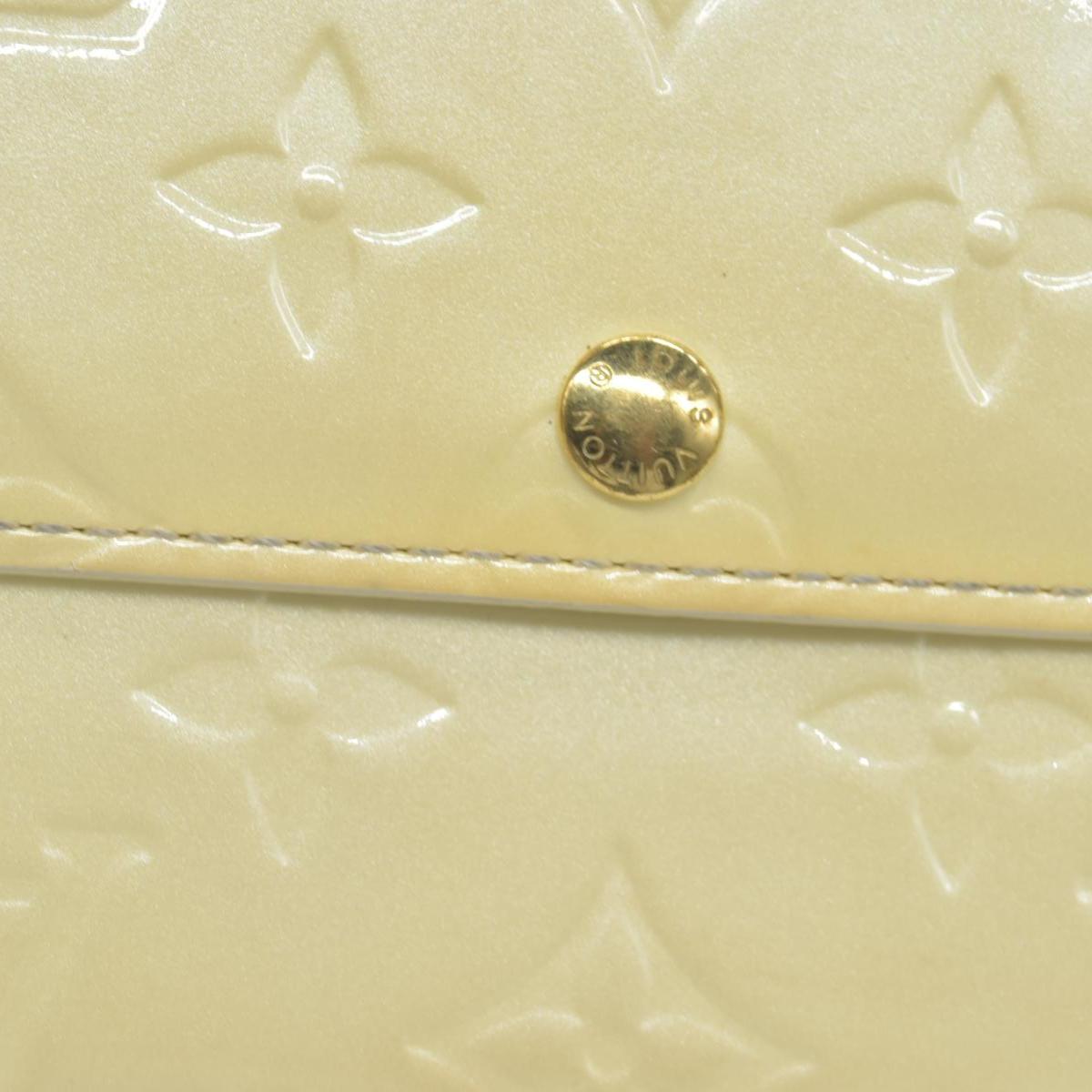 $840 Louis Vuitton Vernis Sarah Wallet Ivory CONSIGNMENT