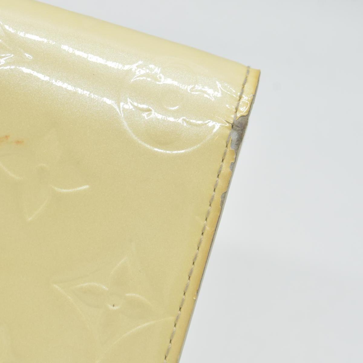 $840 Louis Vuitton Vernis Sarah Wallet Ivory CONSIGNMENT