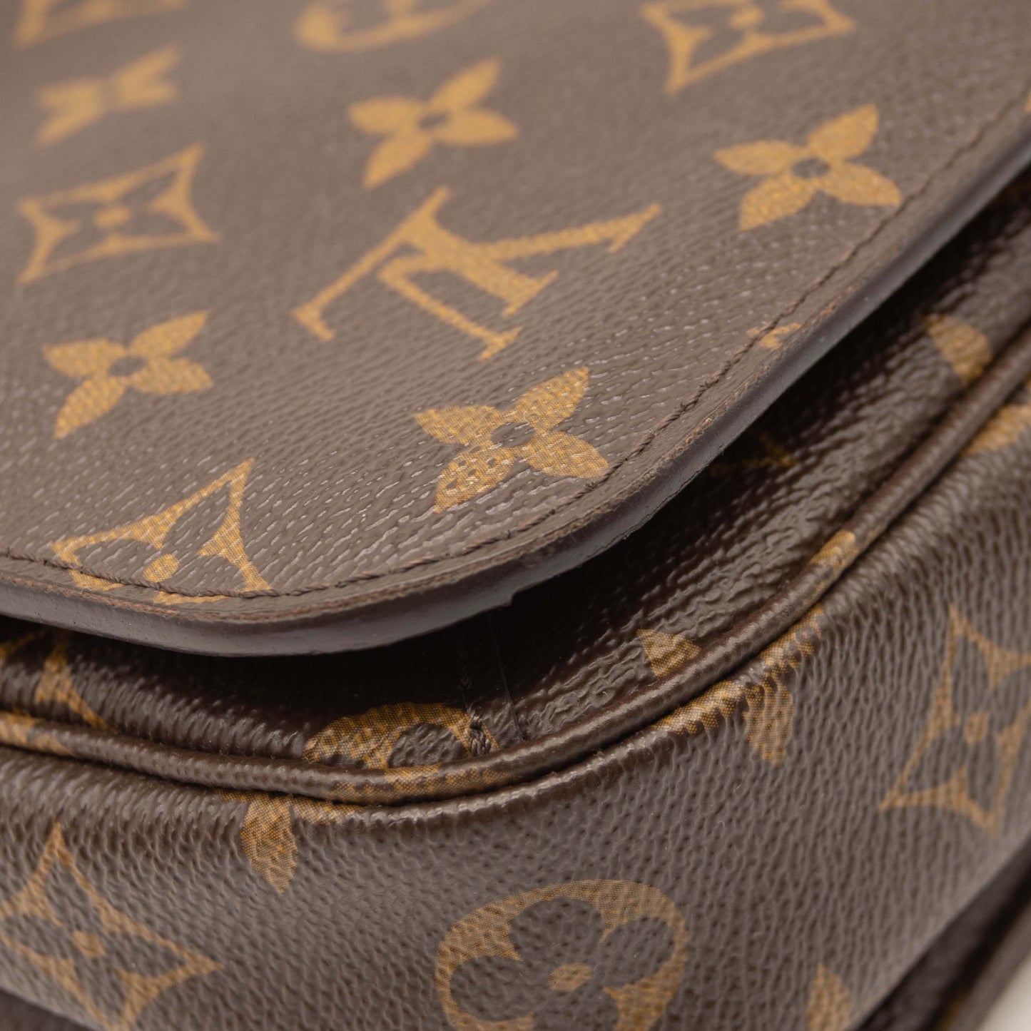 LOUIS VUITTON Monogram Pochette Metis DU2185