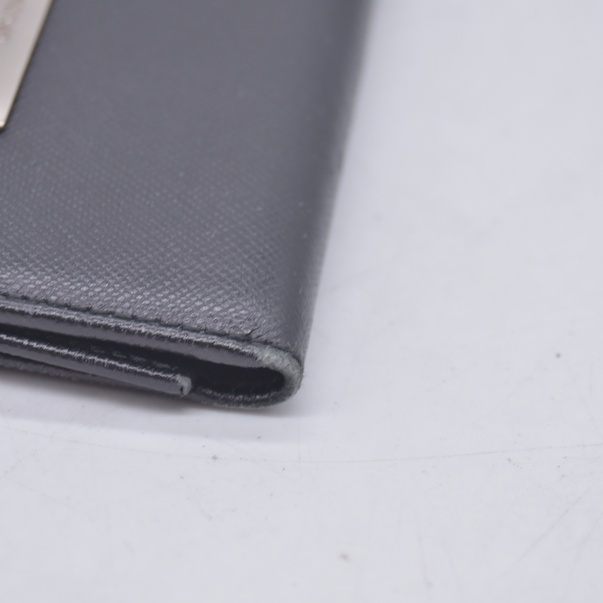 $450 Prada Saffiano Black Key Holder CONSIGNMENT 10021201