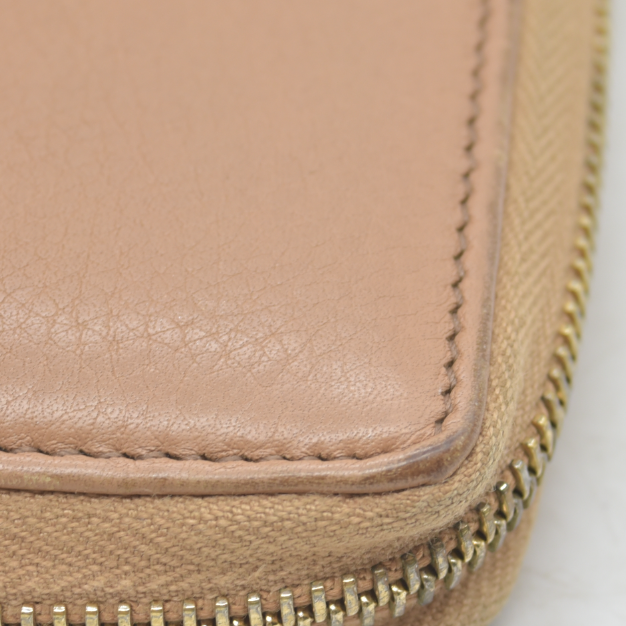 $660 Gucci Calfskin Soho Zip Around Wallet Beige Smooth