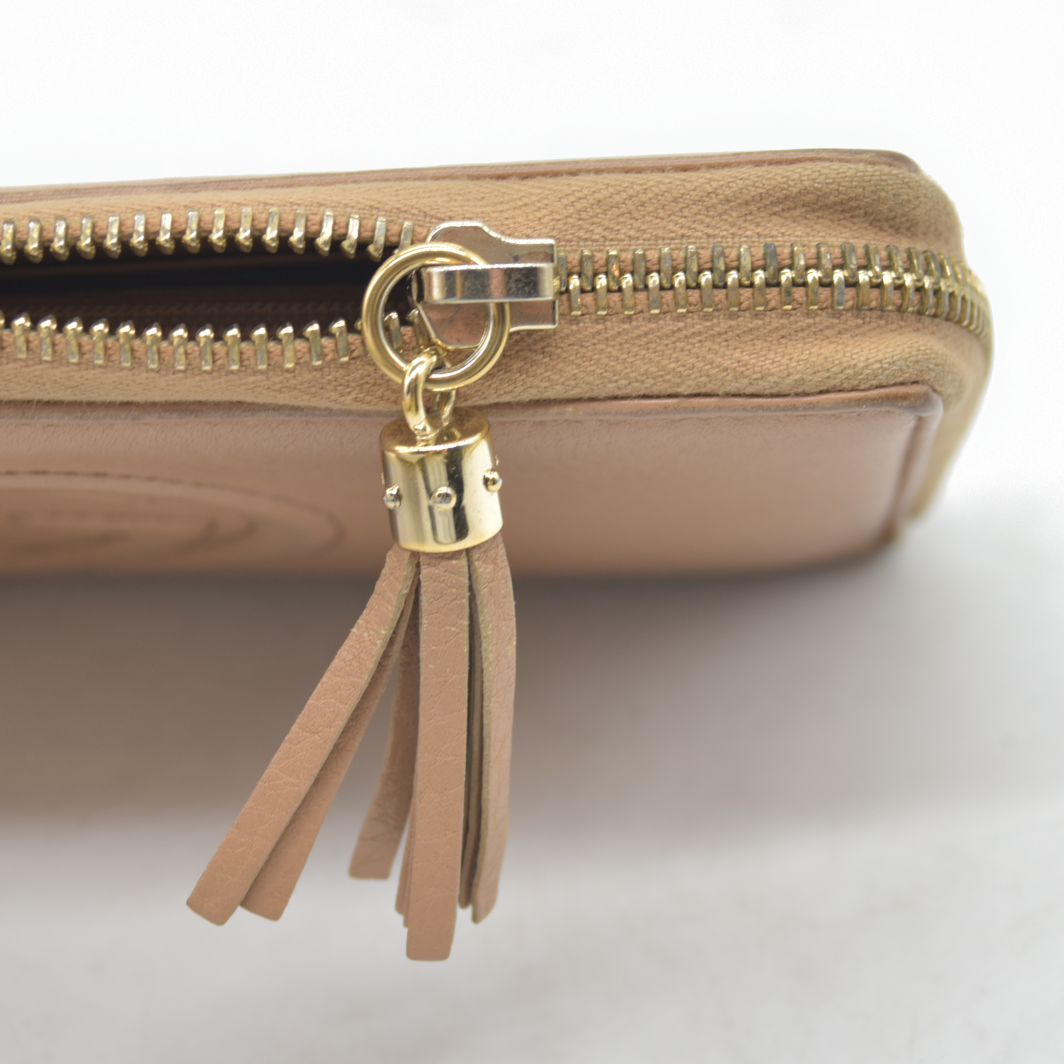 $660 Gucci Calfskin Soho Zip Around Wallet Beige Smooth