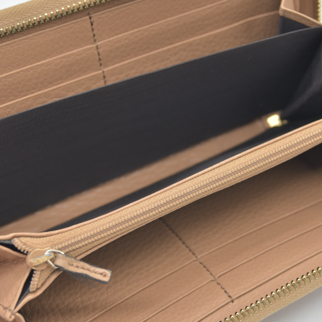 $660 Gucci Calfskin Soho Zip Around Wallet Beige Smooth