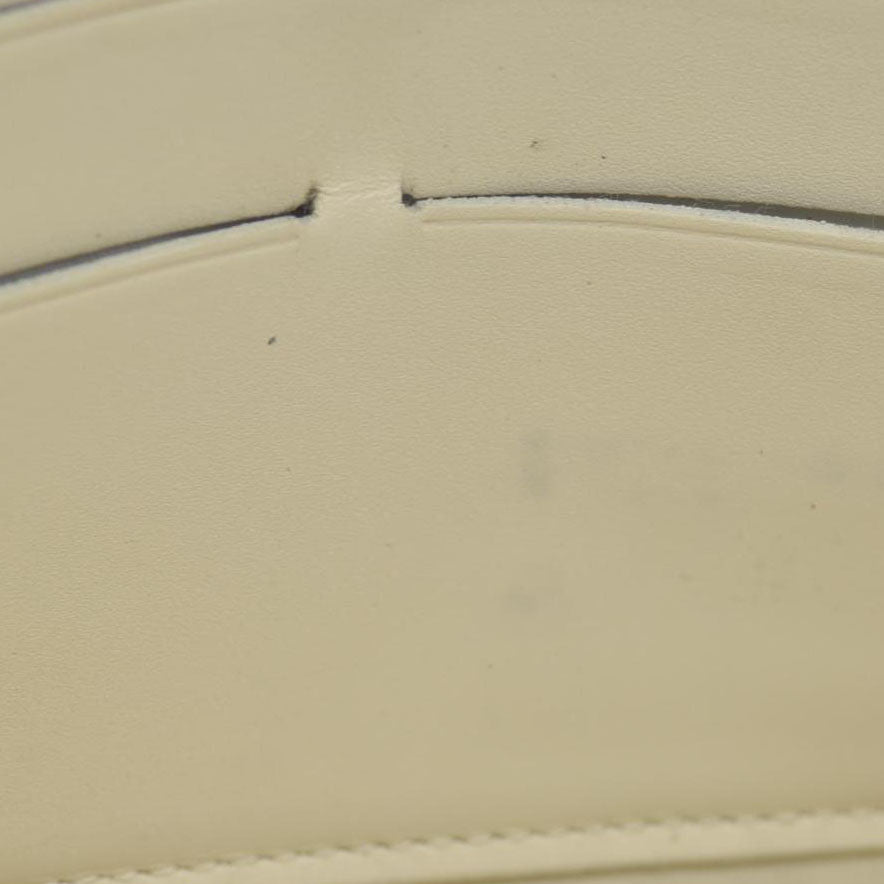 $840 Louis Vuitton Vernis Sarah Wallet Ivory CONSIGNMENT