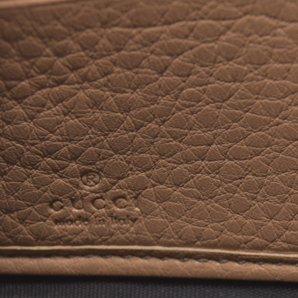 $660 Gucci Calfskin Soho Zip Around Wallet Beige Smooth