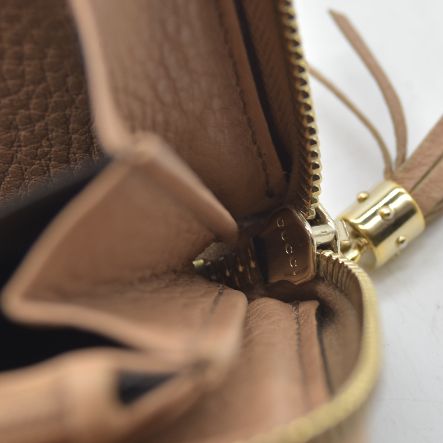 $660 Gucci Calfskin Soho Zip Around Wallet Beige Smooth