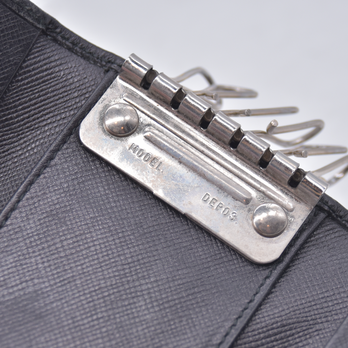 $450 Prada Saffiano Black Key Holder CONSIGNMENT 10021201