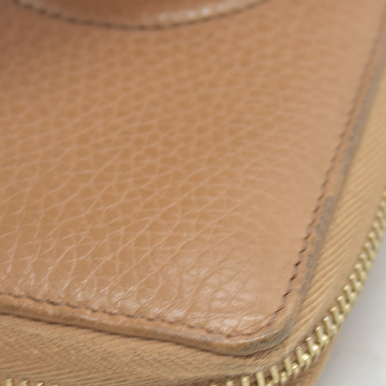 $660 Gucci Calfskin Soho Zip Around Wallet Beige Pebbled