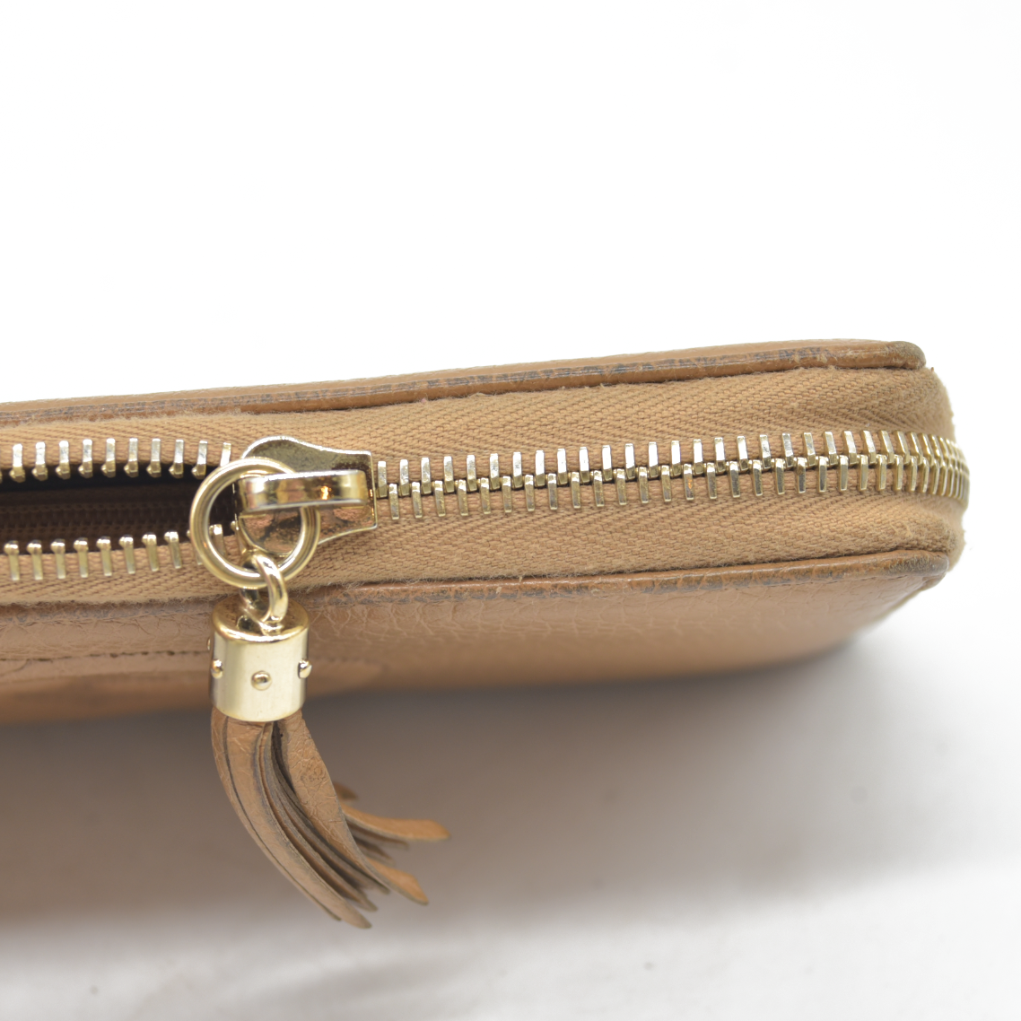 $660 Gucci Calfskin Soho Zip Around Wallet Beige Pebbled