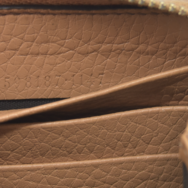 $660 Gucci Calfskin Soho Zip Around Wallet Beige Pebbled