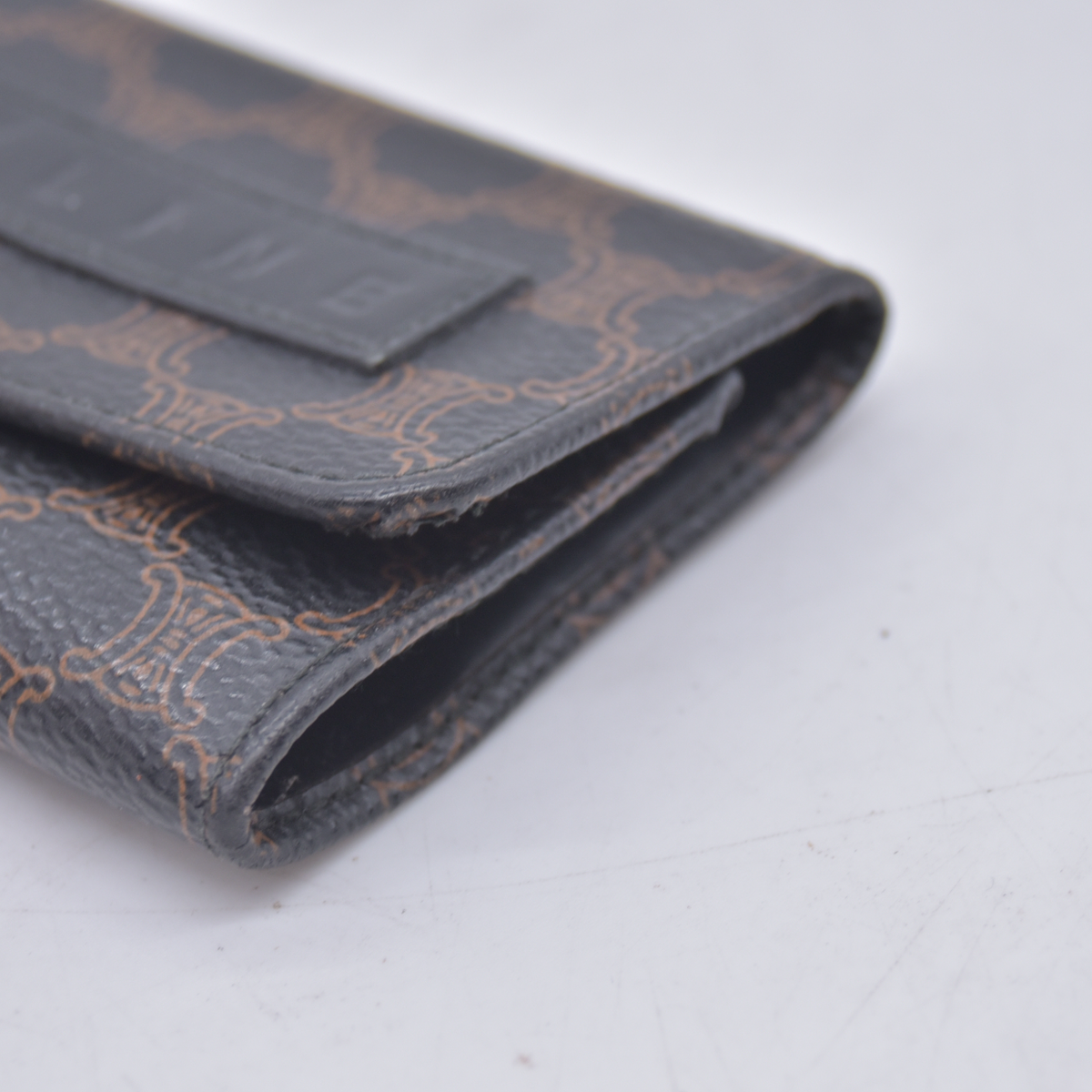 $380 Celine Black and Brown Pattern Key Holder CONSIGNMENT 10021202
