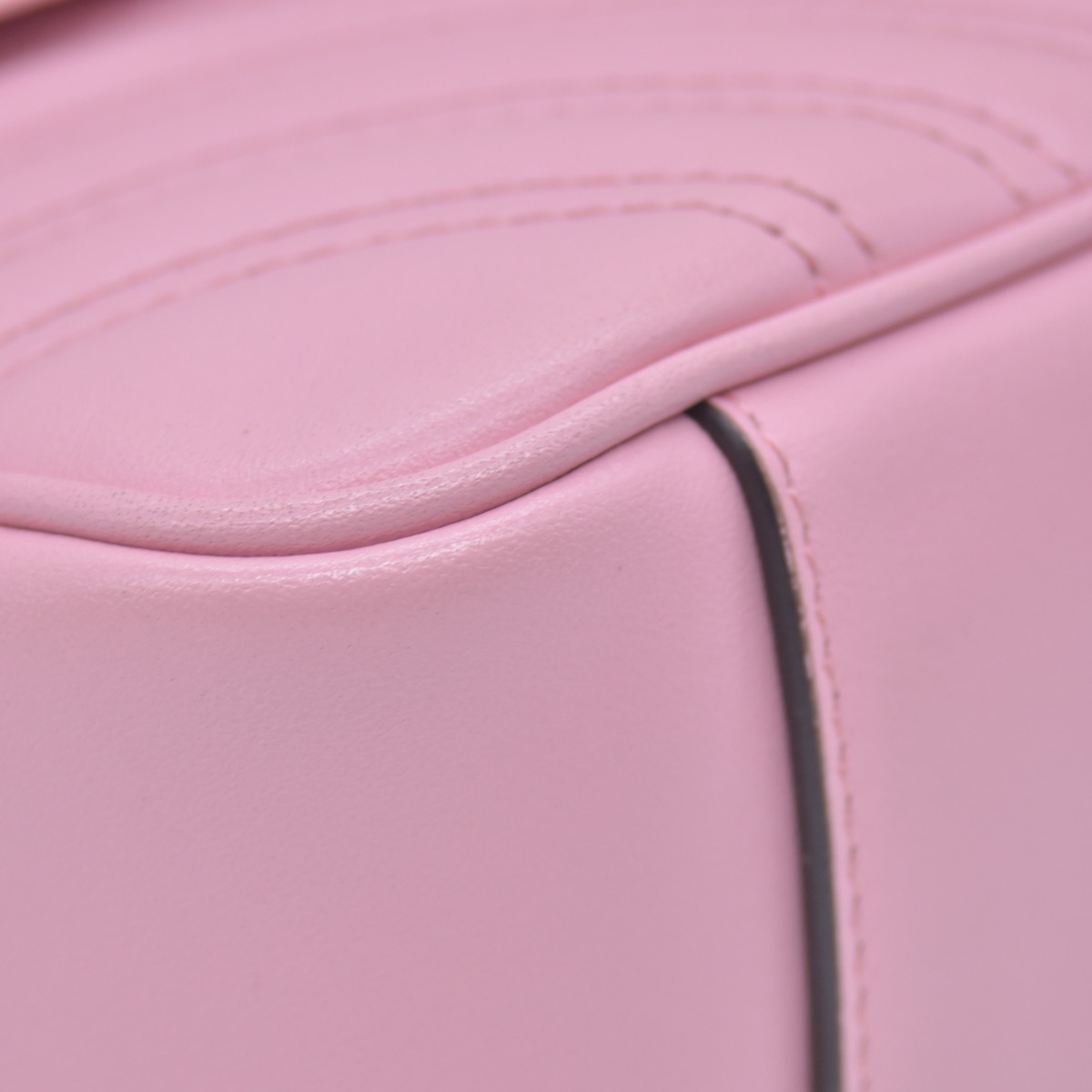 $2850 Gucci Calfskin Matelasse Small GG Marmont Shoulder Bag Wild Rose CONSIGNMENT 10021307
