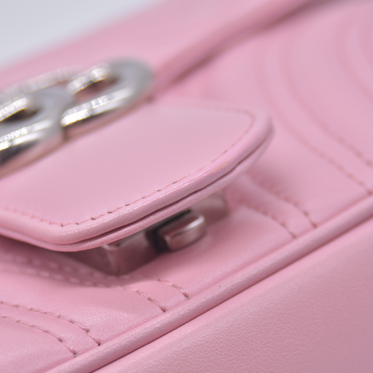 $2850 Gucci Calfskin Matelasse Small GG Marmont Shoulder Bag Wild Rose CONSIGNMENT 10021307