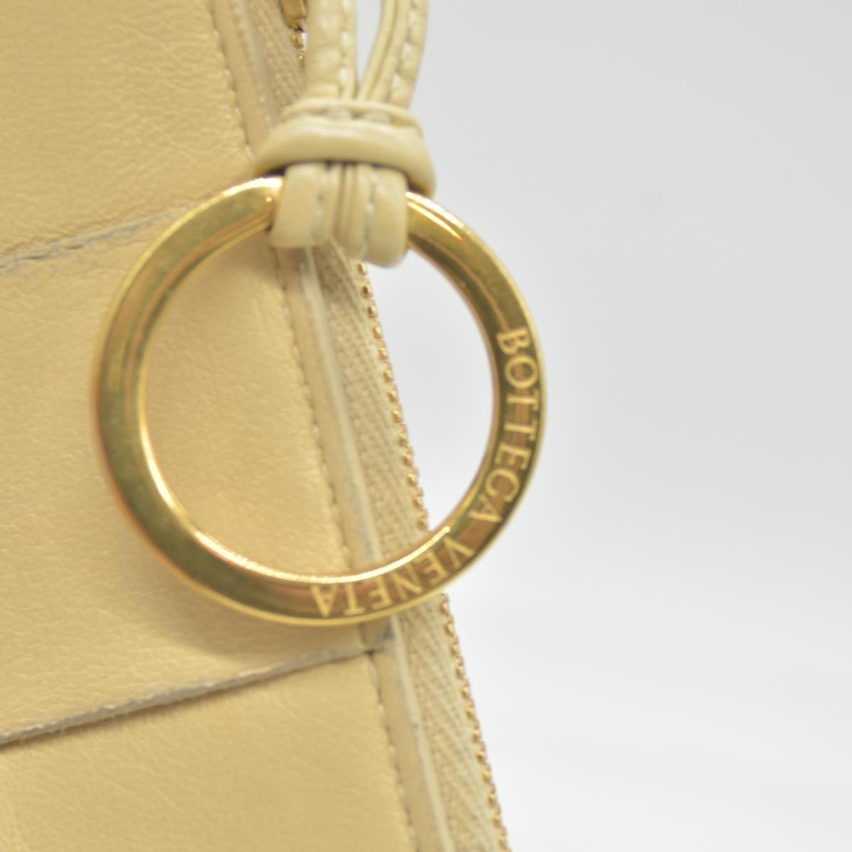 $650 Bottega Veneta Cassette Key Pouch Beige CONSIGNMENT