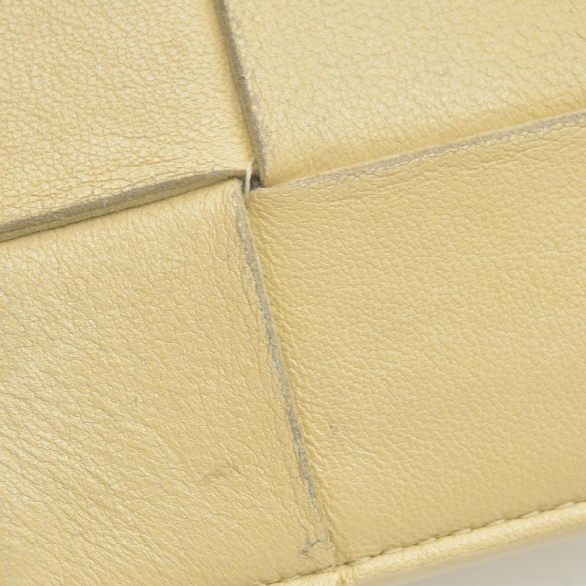 $650 Bottega Veneta Cassette Key Pouch Beige CONSIGNMENT