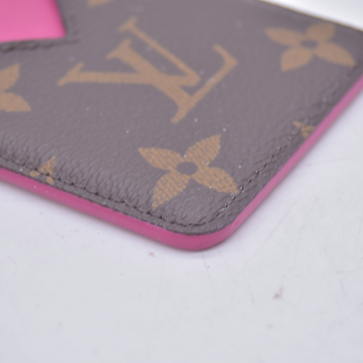 $455 2025 Louis Vuitton Pondicherry MagSafe Card Holder Monogram ME1255 10021300