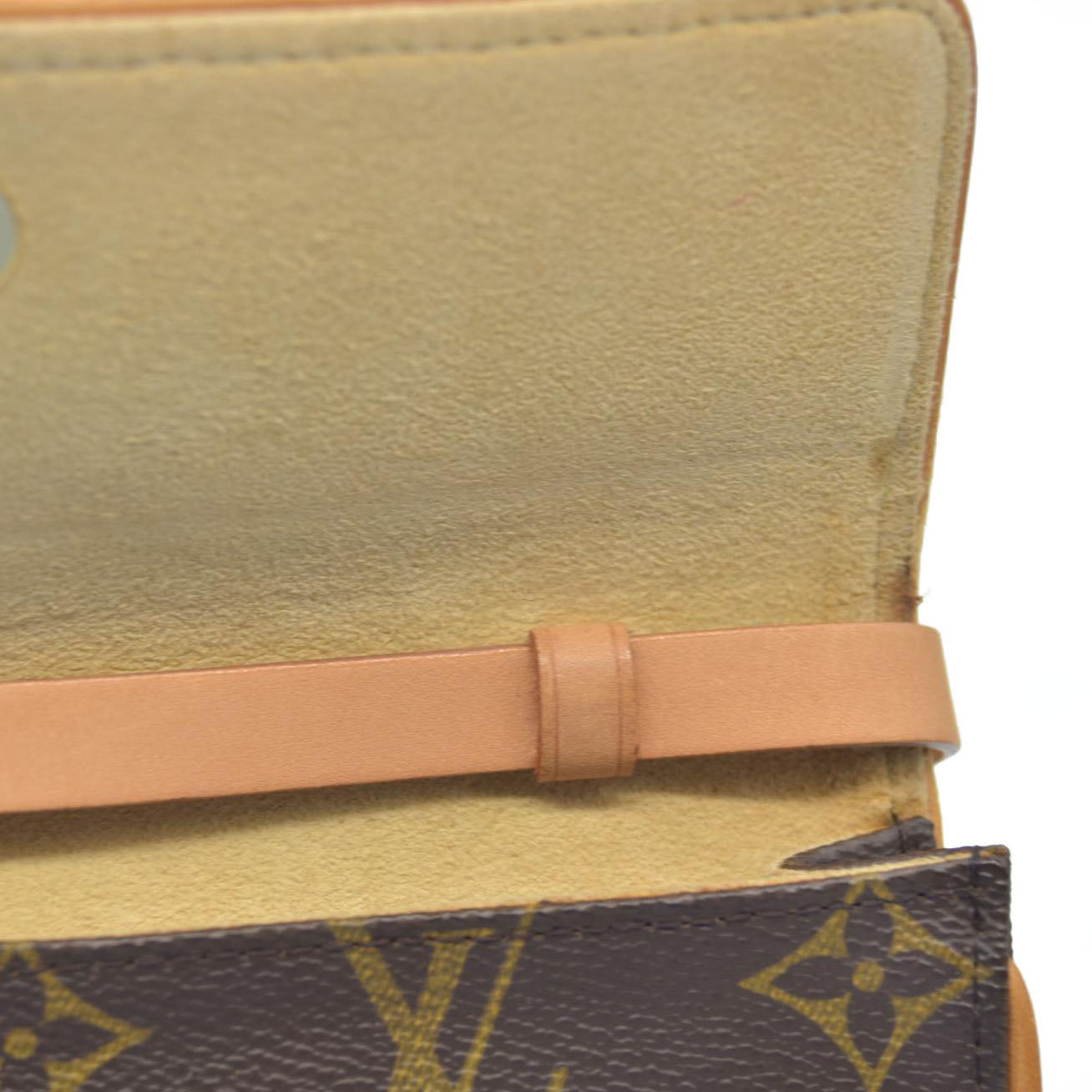 $1105 Louis Vuitton LV Monogram Twin CONSIGNMENT CA0060