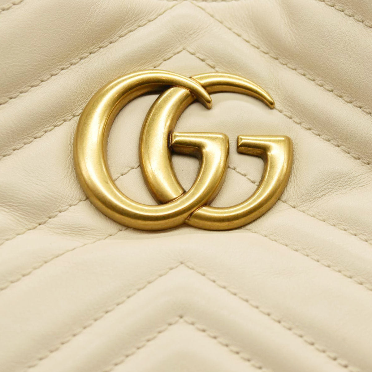 GUCCI Calfskin Matelasse Medium GG Marmont Shoulder Tote Bag White