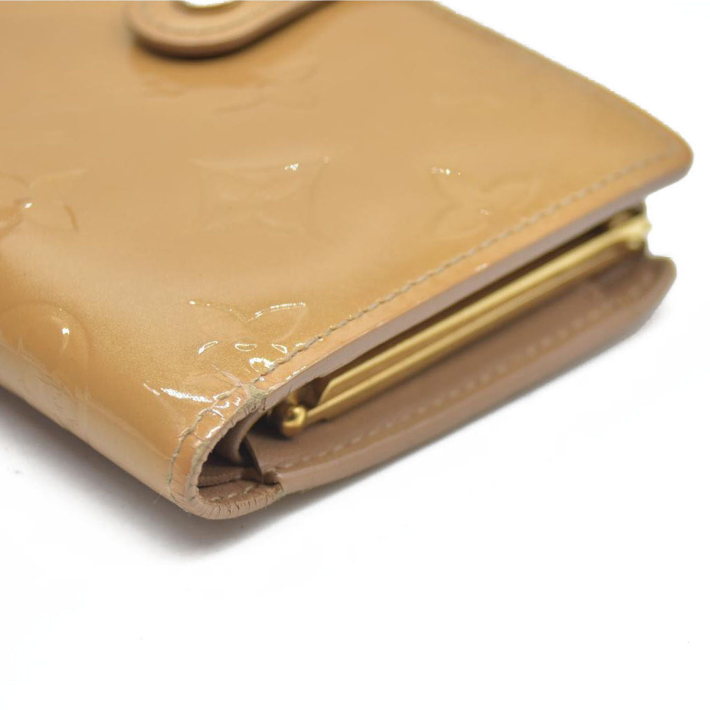 AUCTION $935 Louis Vuitton Vernis French Purse Wallet Beige MI0025
