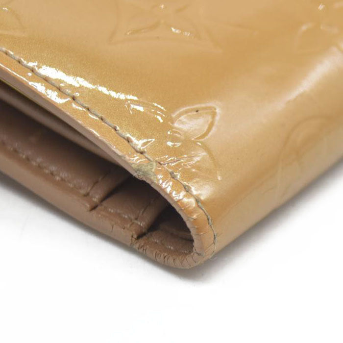AUCTION $935 Louis Vuitton Vernis French Purse Wallet Beige MI0025