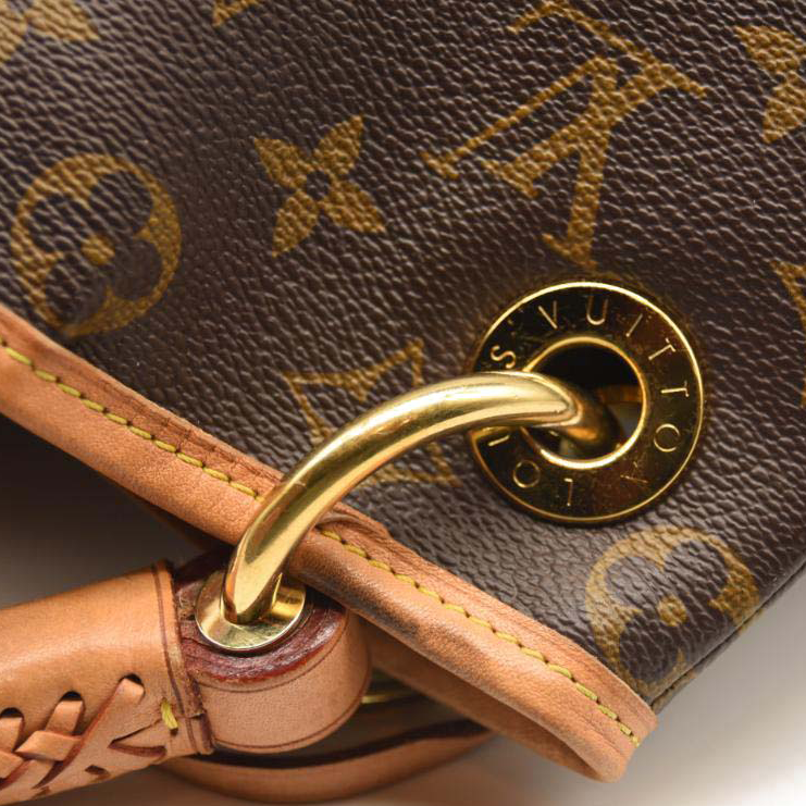 LOUIS VUITTON Monogram Artsy MM NM