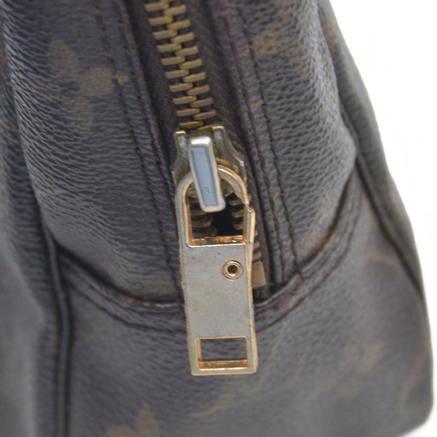 $600 Louis Vuitton Monogram Trousse Toilette 28 Clutch Pouch Bag