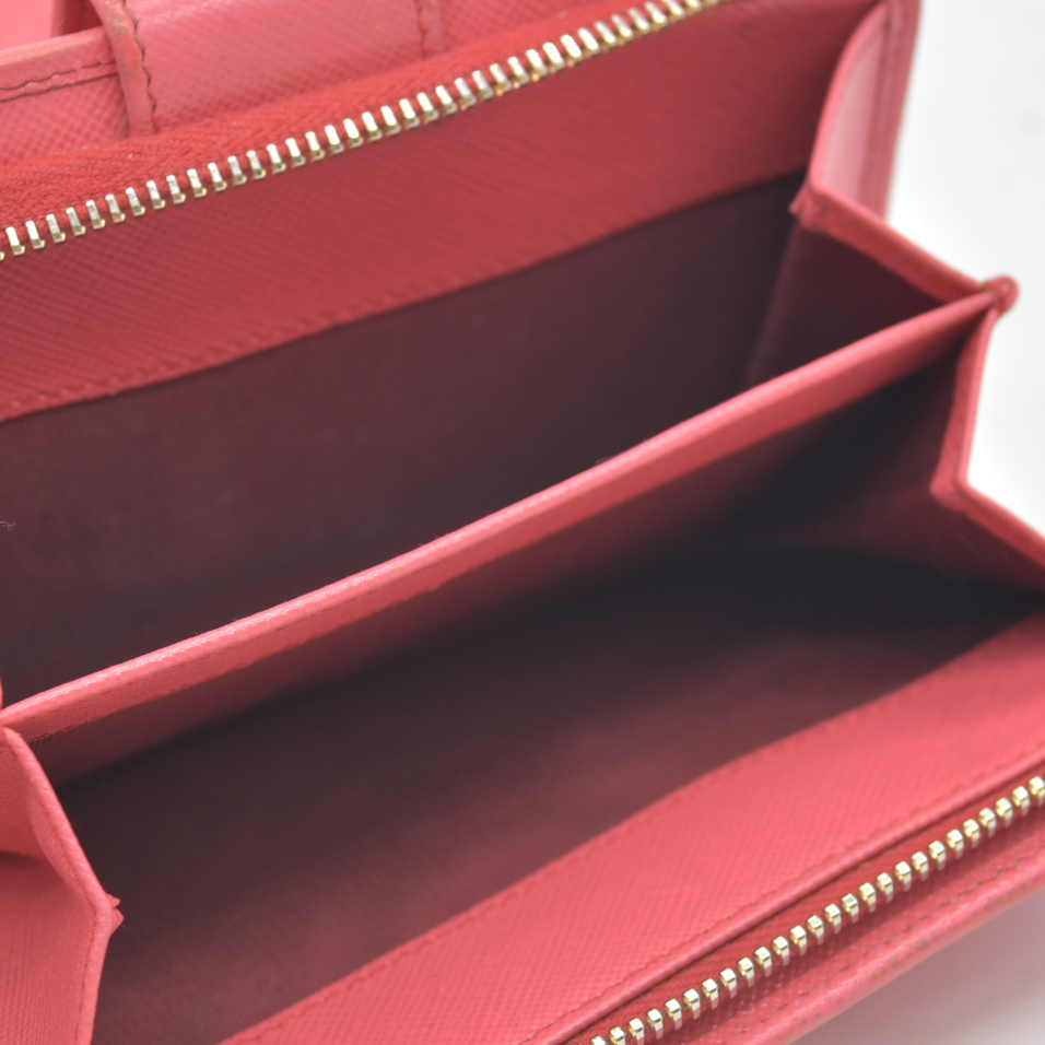$560 Prada Saffiano Metal Compact Wallet Geranio