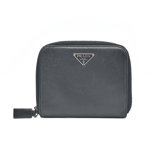 $725 Prada Logo Plaque Saffiano Wallet Black