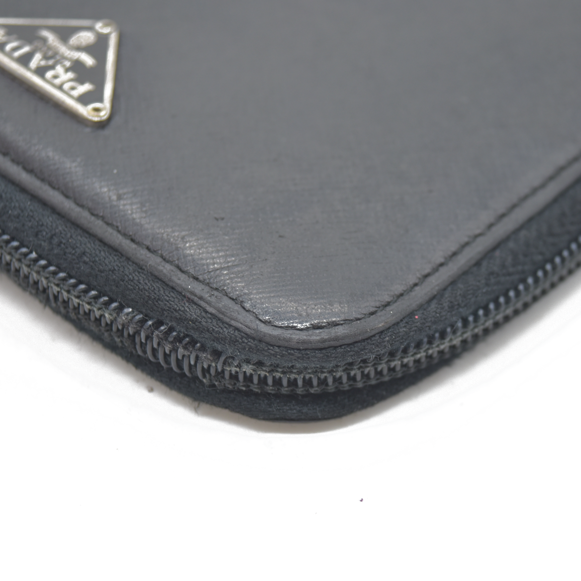 $725 Prada Logo Plaque Saffiano Wallet Black