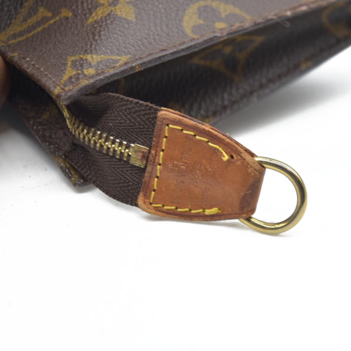 AUCTION $525 Louis Vuitton Monogram Bucket 23 Pouch