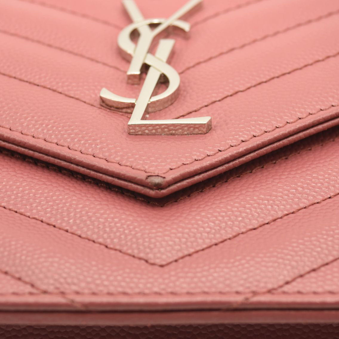 SAINT LAURENT Grain De Poudre Matelasse Chevron Monogram Chain Wallet Mystic Rose