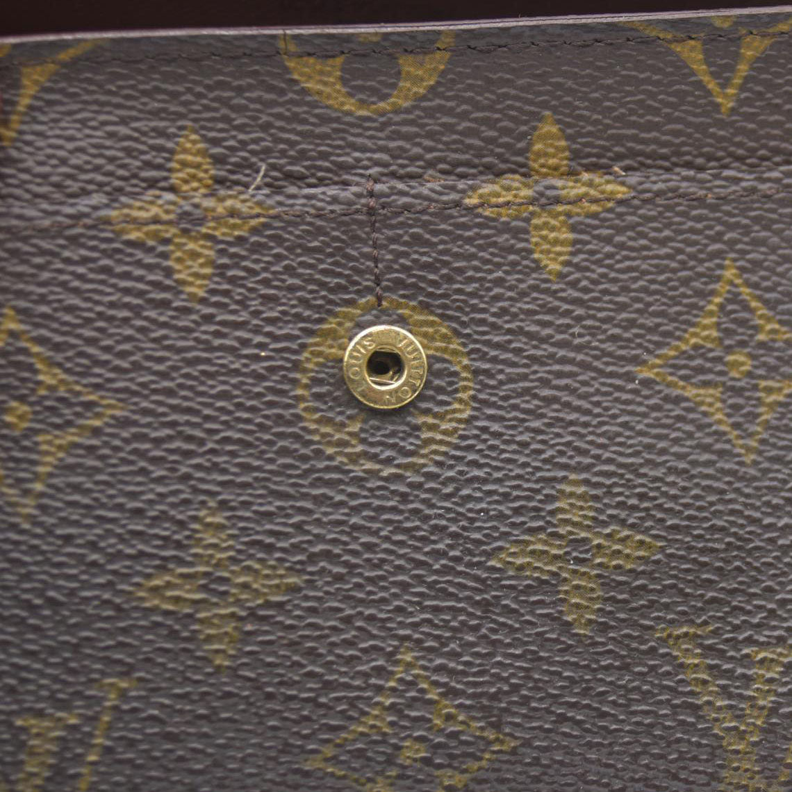 AUCTION $725 Louis Vuitton Monogram Portefeiulle Sarah Long Bifold Wallet Brown