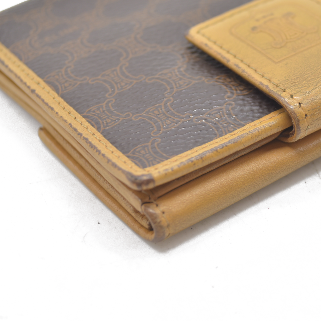 $590 Celine Triomphe Wallet Printed Compact Wallet