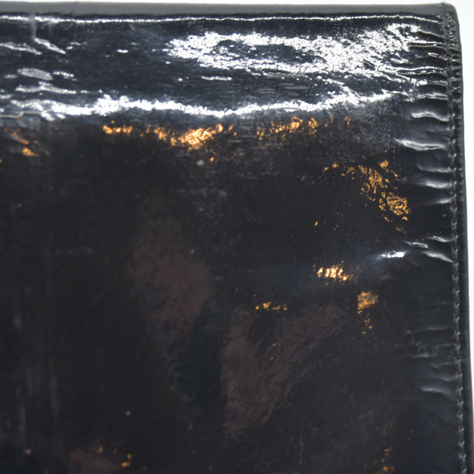 $800 2002 Chanel Interlocking CC Logo Bifold Wallet Black Patent Leather