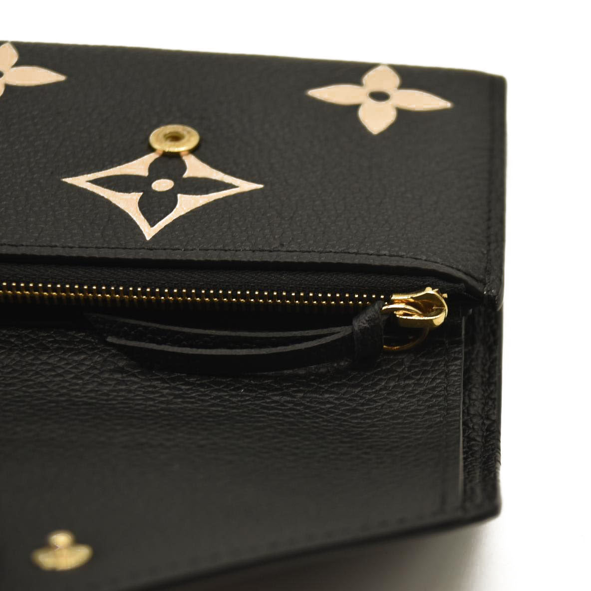 LOUIS VUITTON  Empreinte Monogram Giant Victorine Wallet Black Beige RFID