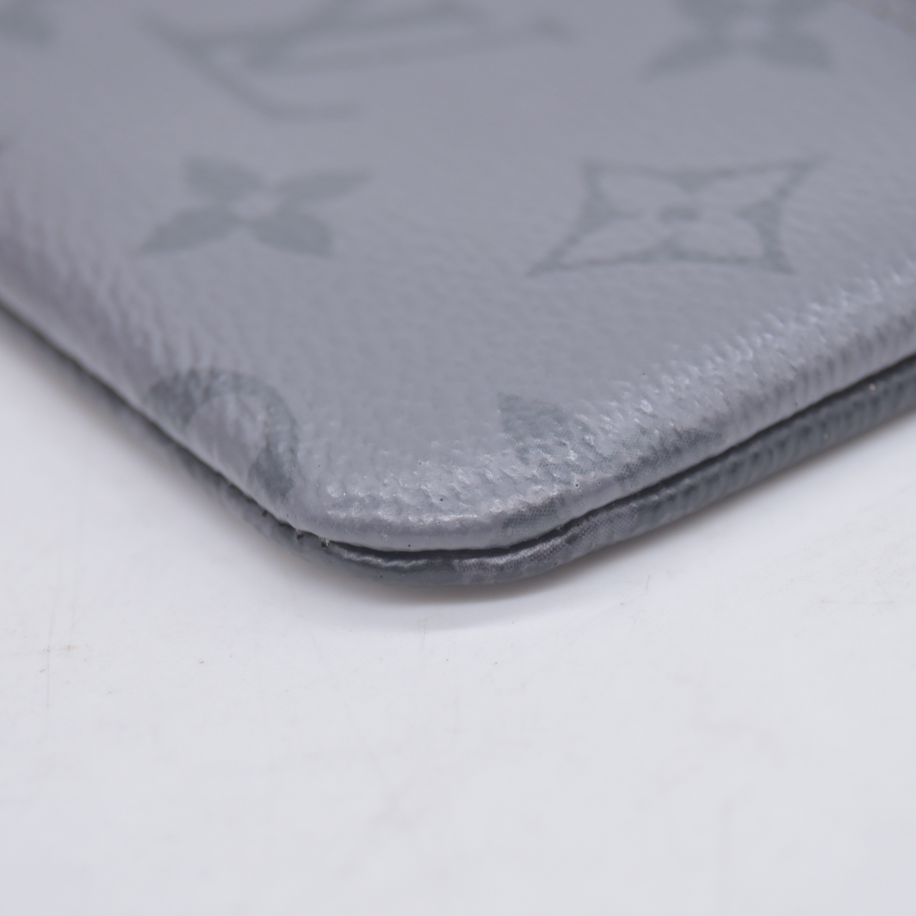 $355 2022 Louis Vuitton Eclipse Reverse Pochette Cles Coin Purse CT3292