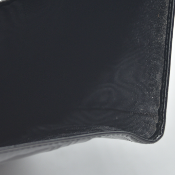 $800 2002 Chanel Interlocking CC Logo Bifold Wallet Black Patent Leather